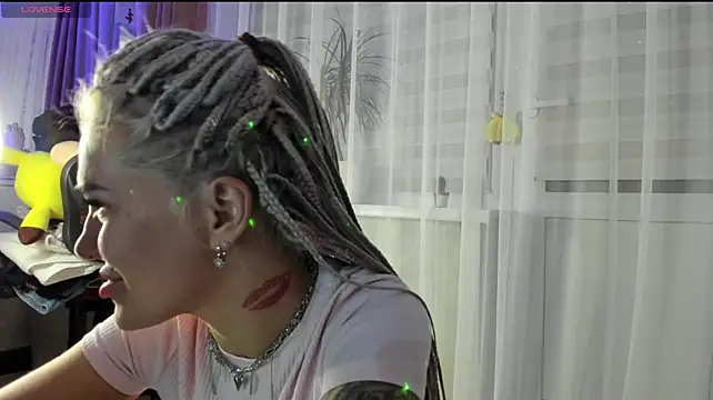 Kira_Key webcam