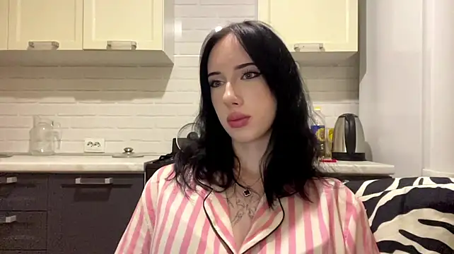IsabellaQiueen webcam