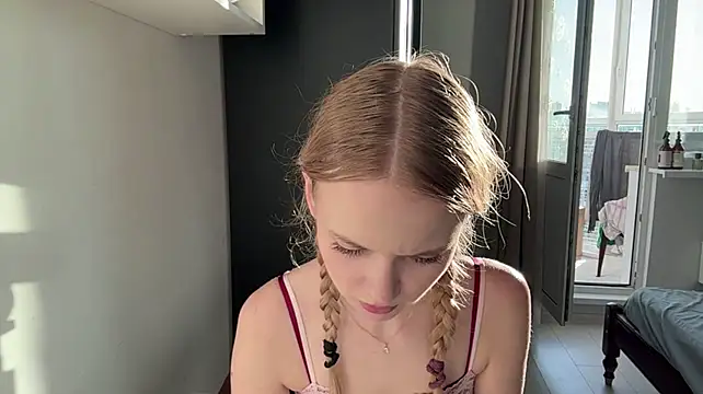 HelenaSuto webcam