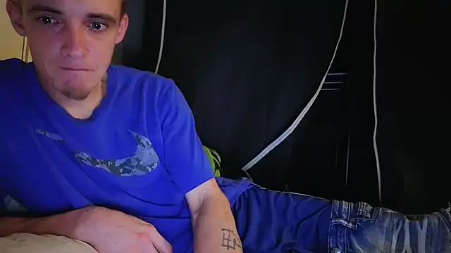 Ilovepussy1911 webcam