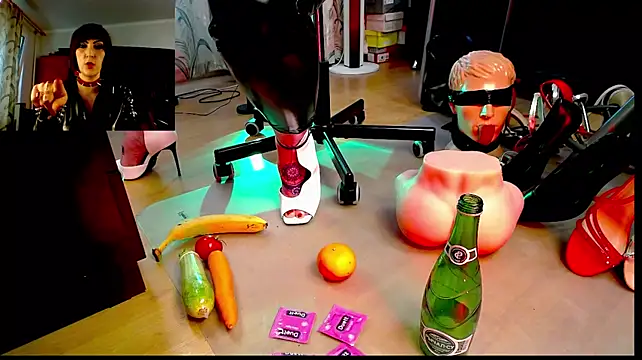 VelvetMansionHQ webcam
