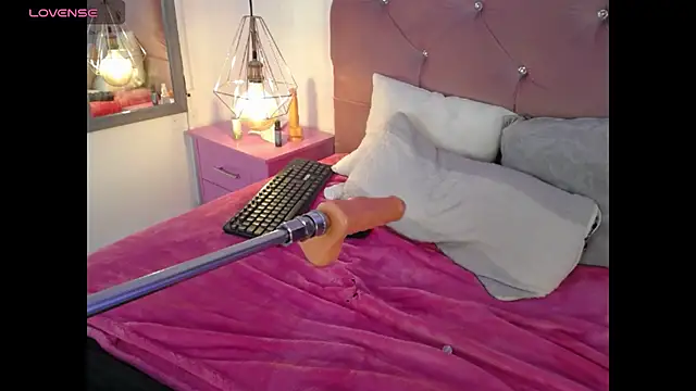 pretty-zoe webcam