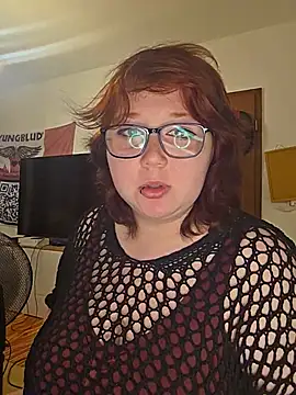 ChubbyNiaBabe webcam