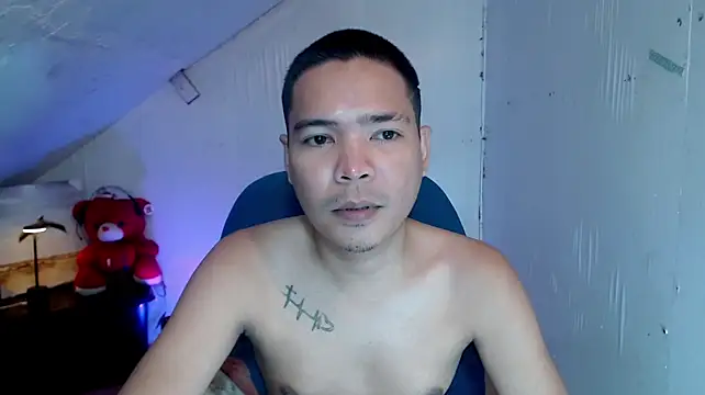 maniacasianx (M young) - -Left for a huge cum in free chat