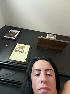 ElliemaiX webcam