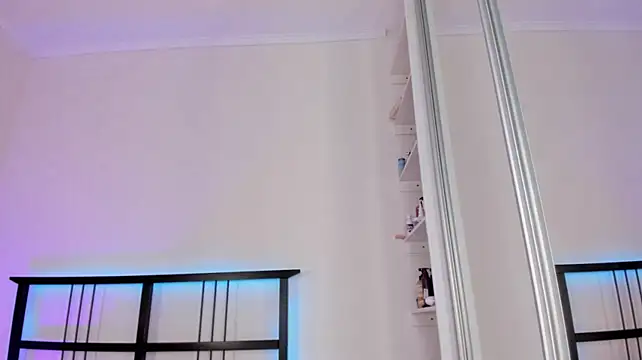 Flora_Meooww webcam