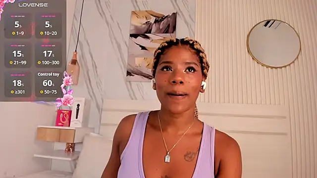 Afro_Luna webcam