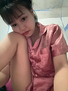 Bemi3_sexyy live cam on StripChat