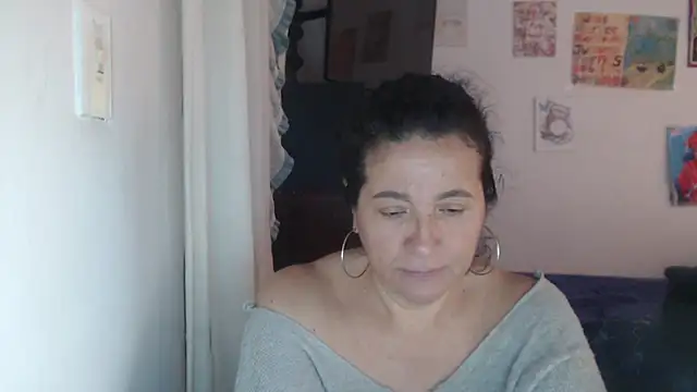stefilove10 live cam on StripChat