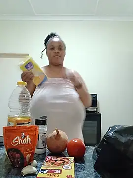 HugeTitisxx live cam on StripChat