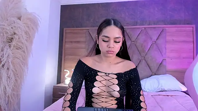 CarolineFyre webcam