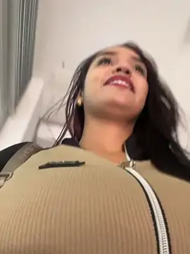 Sara-77 webcam