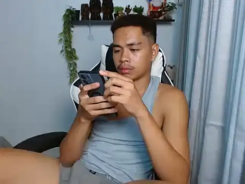 curlyasian_njxx webcam