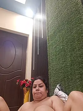 shanvii (F milf) - Split on boobs