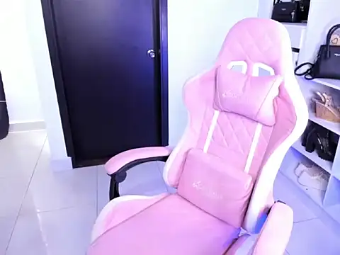 cristina697 (F young) - full naked+ fuck pussy+plug anal