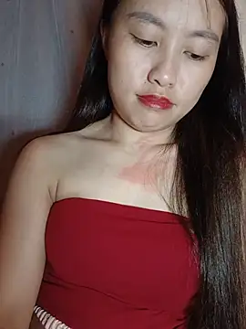 Cherry-squirtt live cam on StripChat