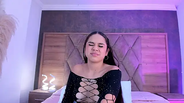 CarolineFyre webcam