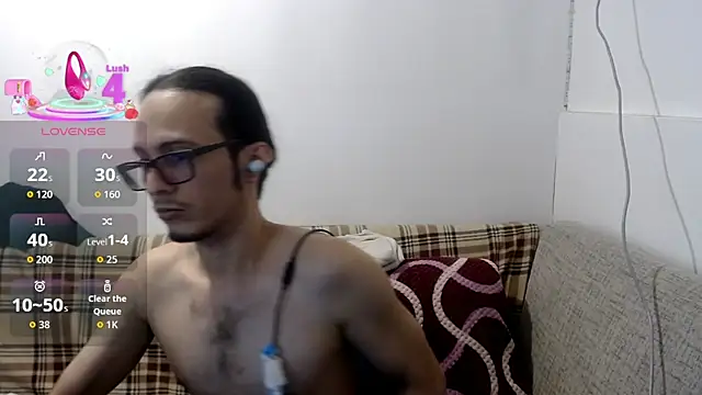 cholitohermoso live cam on StripChat