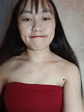 Cherry-squirtt live cam on StripChat