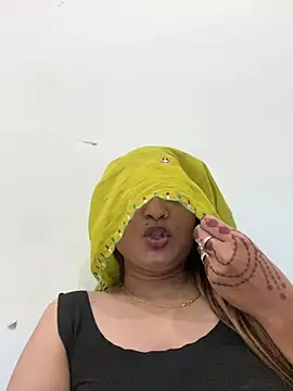 Miss_kanika76 live sex cam