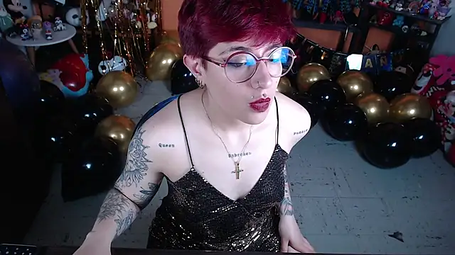 MissMiia2 live cam on StripChat