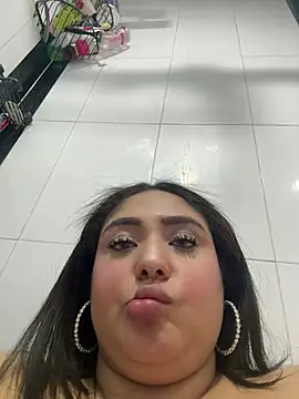 Selenee23 live cam on StripChat