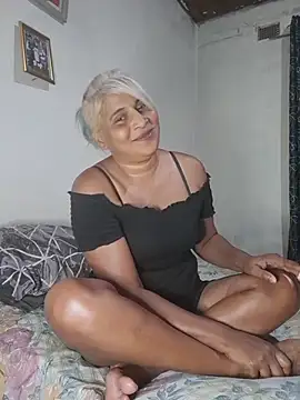 Goodgirlsue_77 live cam on StripChat