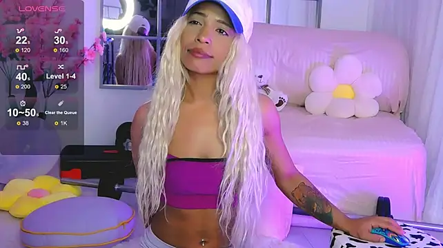 SarahRaynex webcam