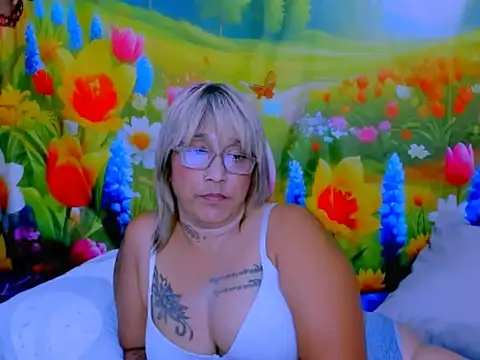 indianroxy webcam