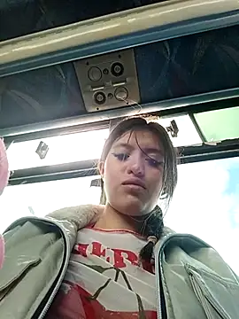 salome-28_ (G young) - My female partner sucks my tits.
