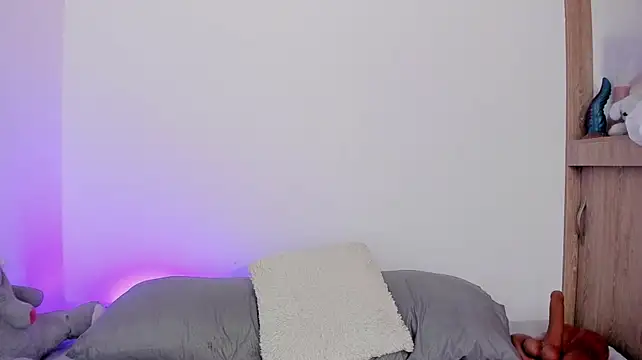 TianaGlow44 webcam