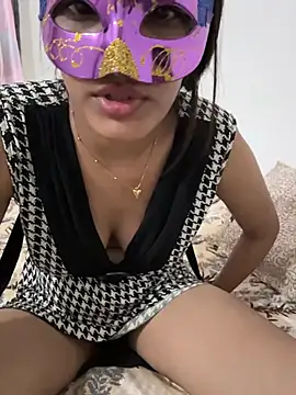 Priyanka011 webcam