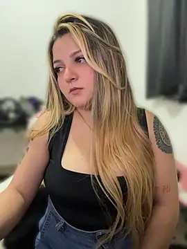 SweetFoxEyes_ live cam on StripChat