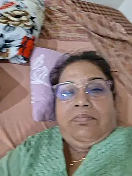priya-696 (F mature) - Make me happy 😀