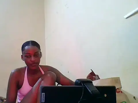 petite_spankie live cam on StripChat
