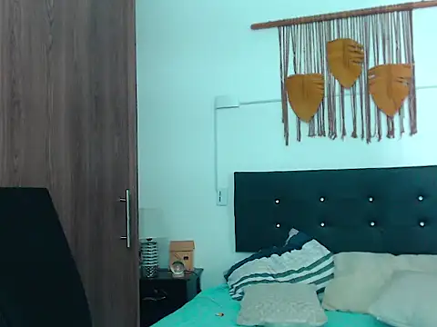 Black_adams_ live cam on StripChat