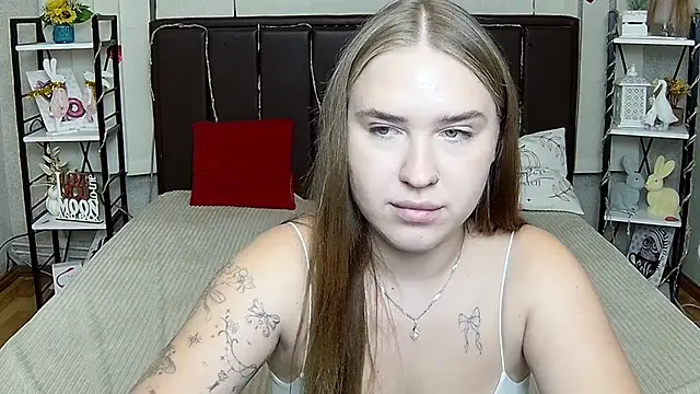 LauraHlot webcam