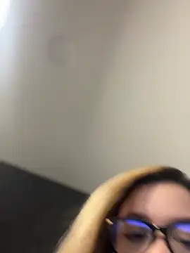 Alisha-Bond webcam