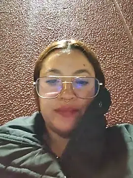 samm_curvy live cam on StripChat