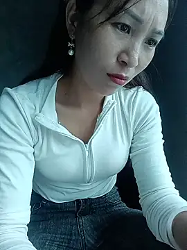Thobaby112 live cam on StripChat