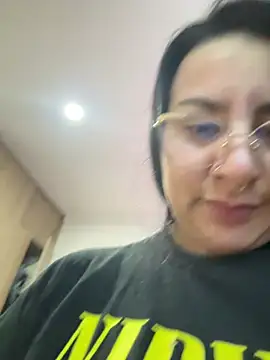 Abril_Luv webcam