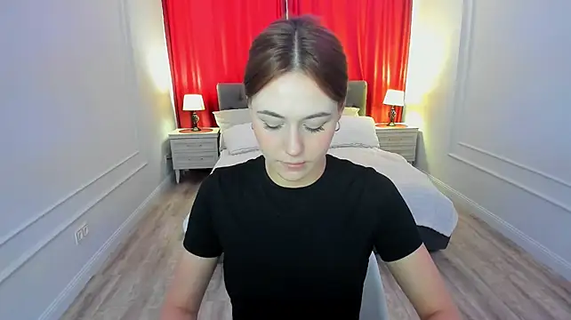 MakeYoueHappy live cam on StripChat