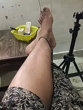 cut_lady234 (F milf) - Boobs open