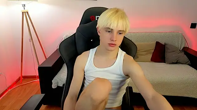 rontecharlize (Ask my age) - cum showe