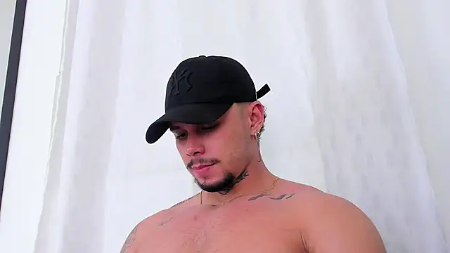 NoahhBrown live sex cam