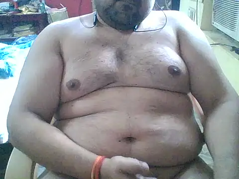 Aryan_Milf_Lover live cam on StripChat