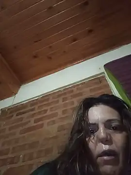 EmayGero888 live cam on StripChat
