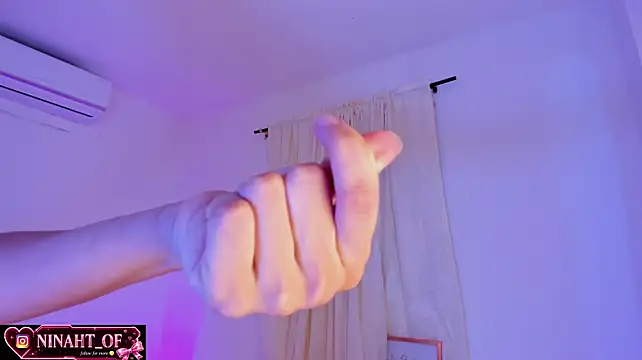 ninaht webcam