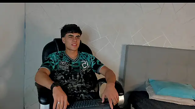 toji_ferrer (M twink) - show cock
