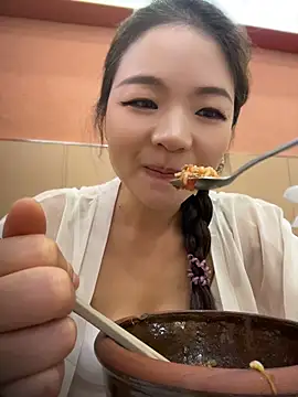 xiaoxiaocheng678 live cam on StripChat